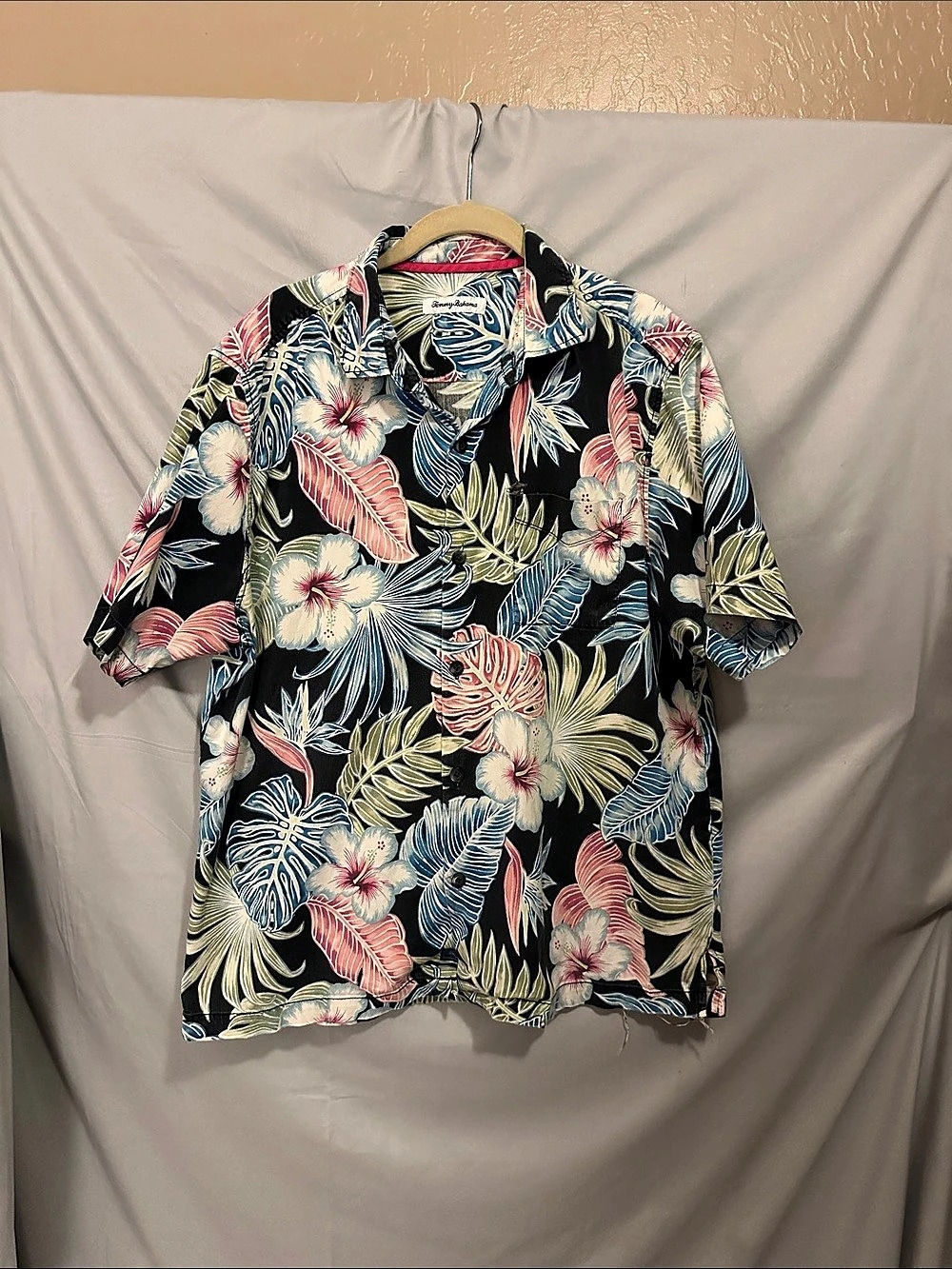Tommy Bahama Men's Floral Short Sleeve Shirt Large